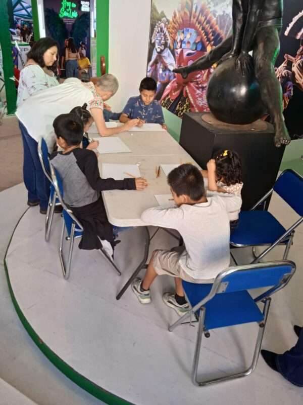 josefina temin pintando niños