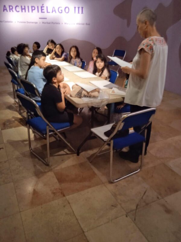 josefina temin leyendo niños